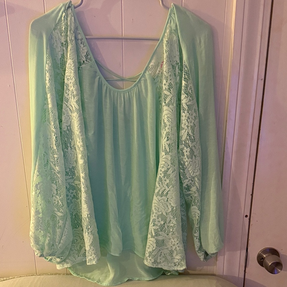 Light Mint Green Lace-Sleeve Women's Top